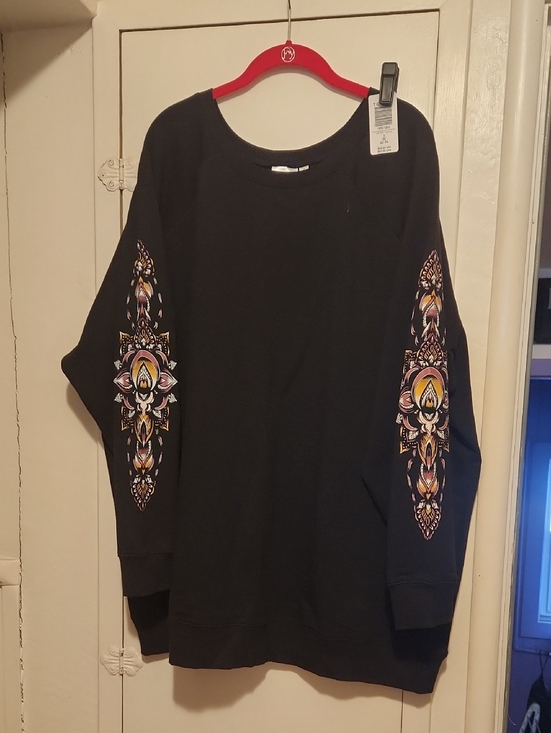 torrid Sweaters - 🔥Torrid BUTTERFLY ON BACK Black Fleece Pullover - Super Soft Label